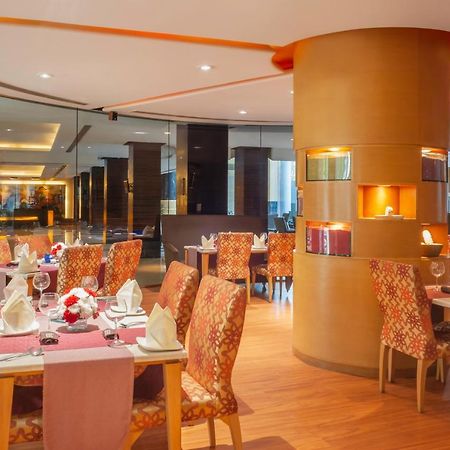 Taj Чандигарх Экстерьер фото The restaurant