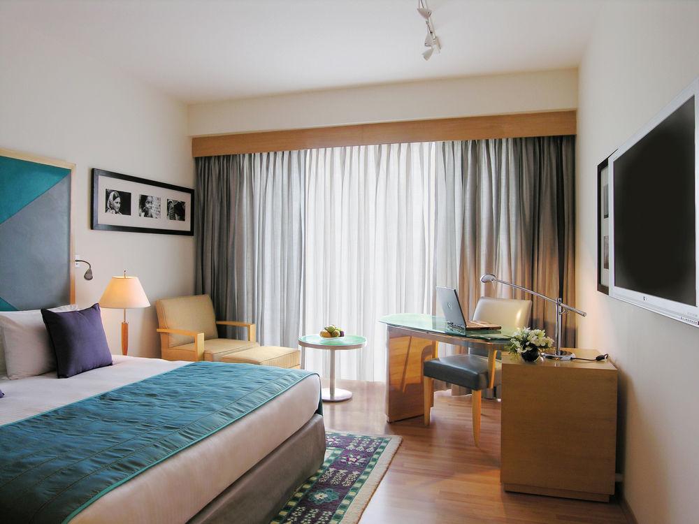 Taj Чандигарх Экстерьер фото A room at the Taj Bengal