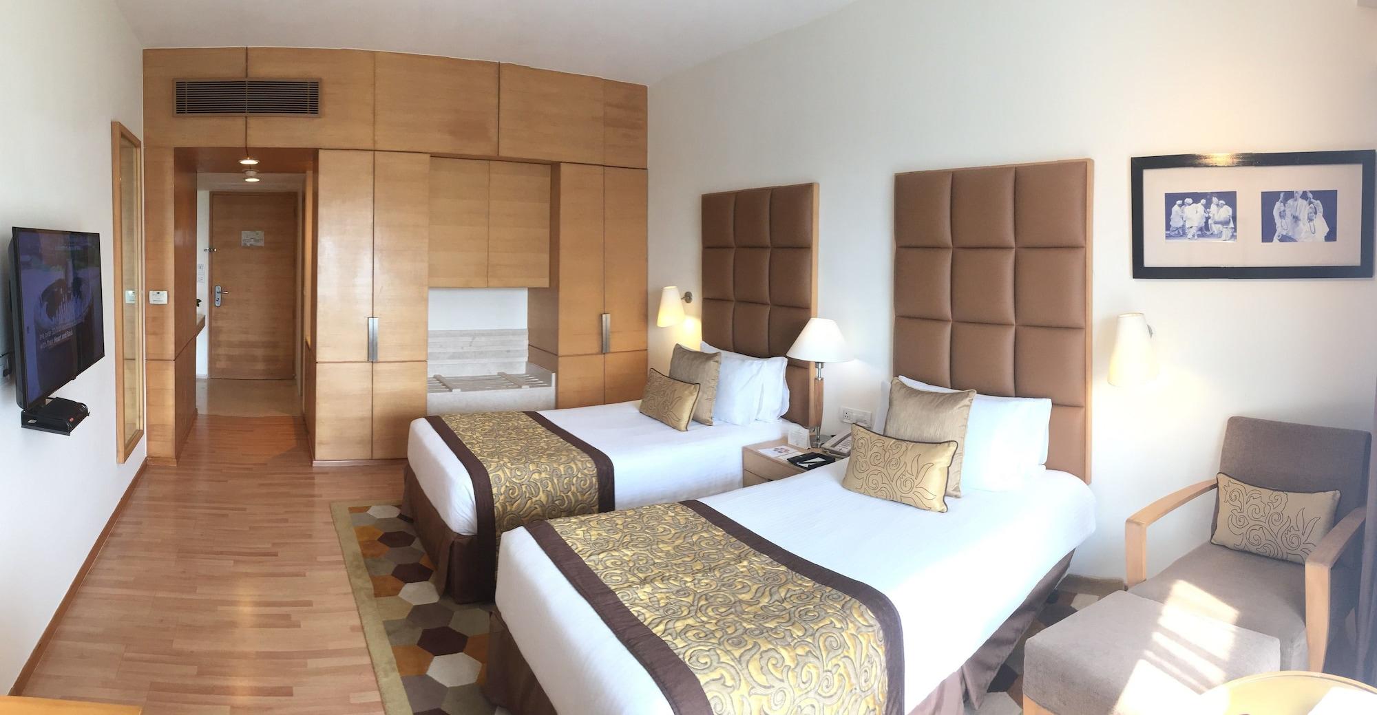 Taj Чандигарх Экстерьер фото A room at the hotel