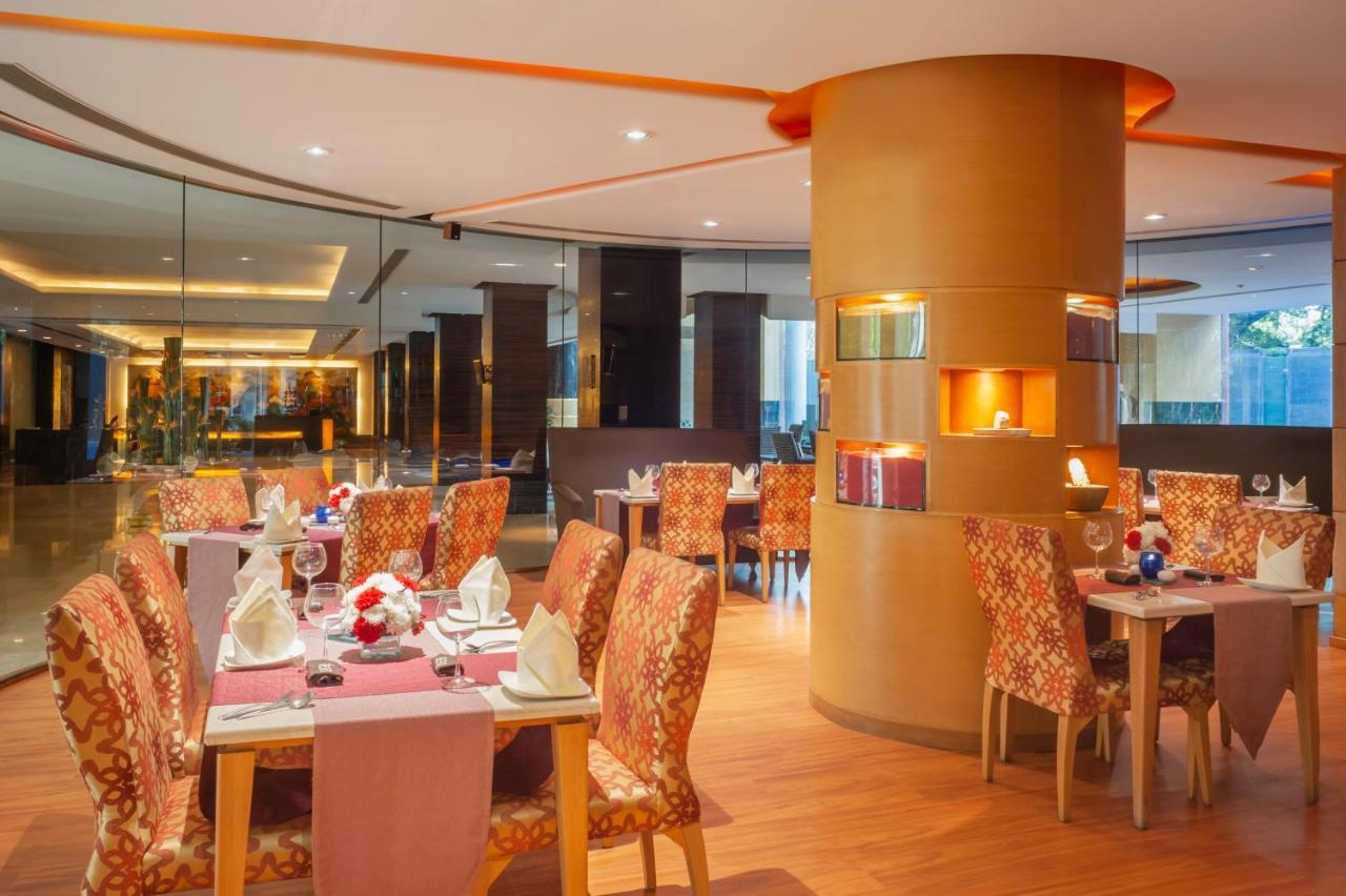 Taj Чандигарх Экстерьер фото The restaurant