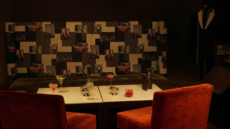 Taj Чандигарх Экстерьер фото A bar in a hotel