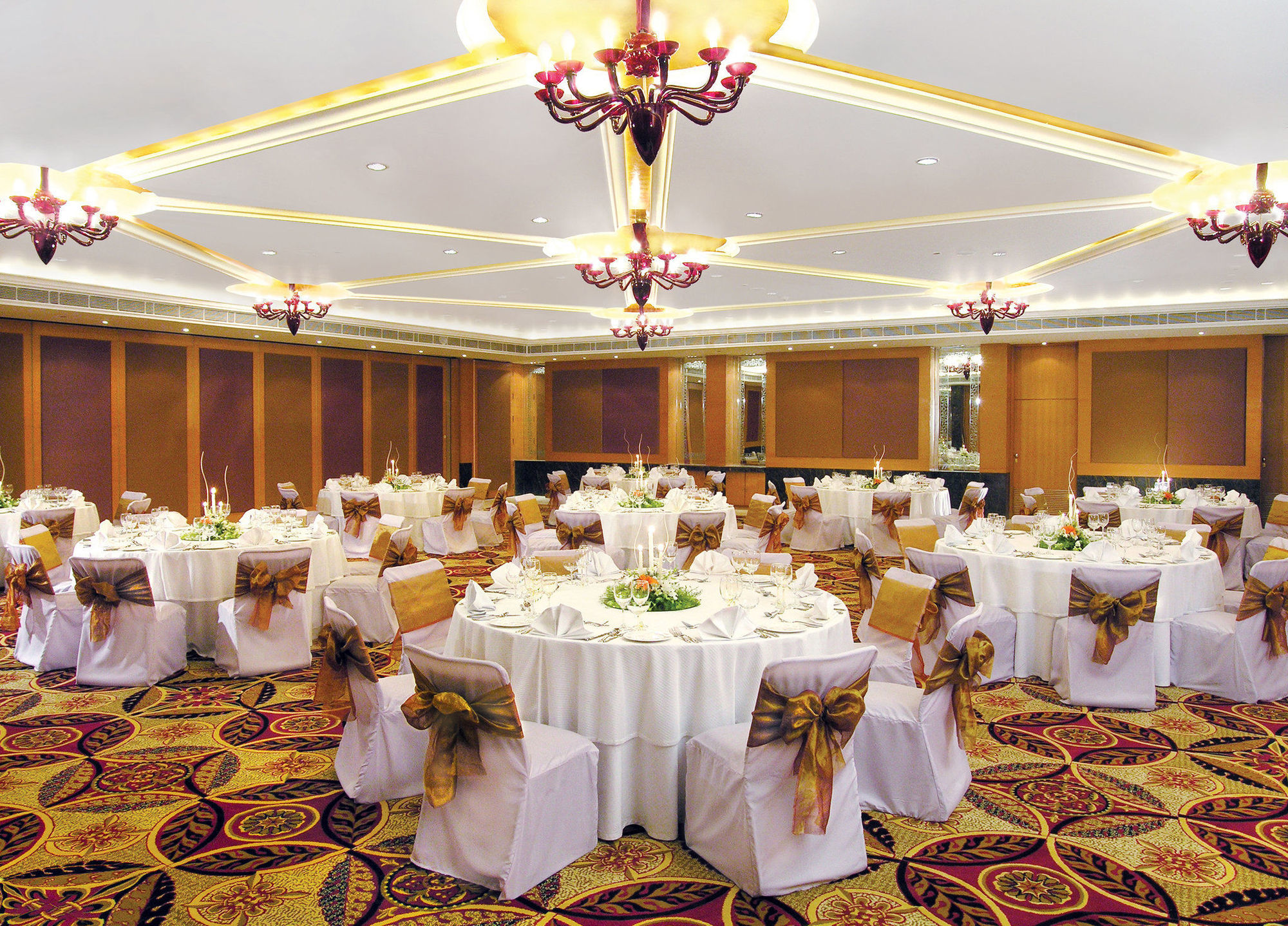 Taj Чандигарх Ресторан фото The Grand Ballroom
